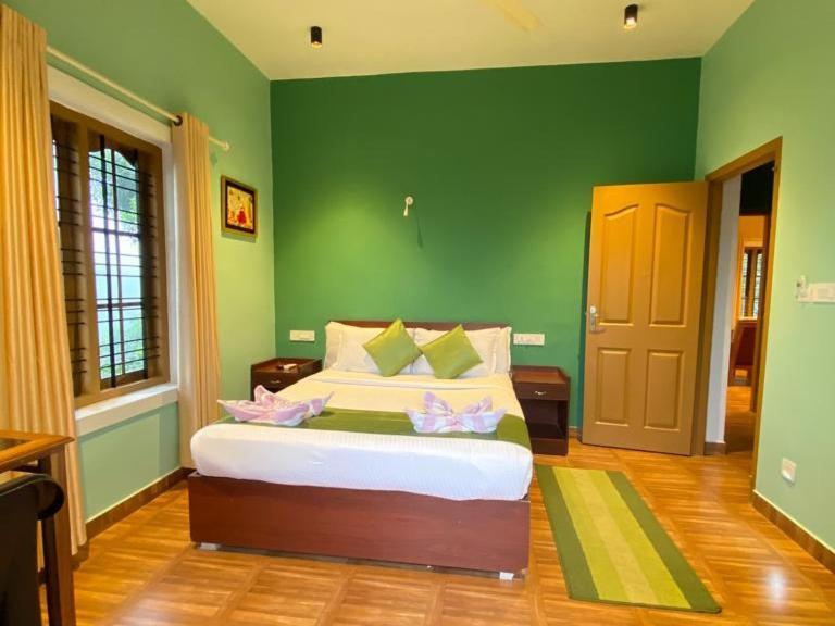 Munnar Blue Mist Bed & Breakfast ภายนอก รูปภาพ