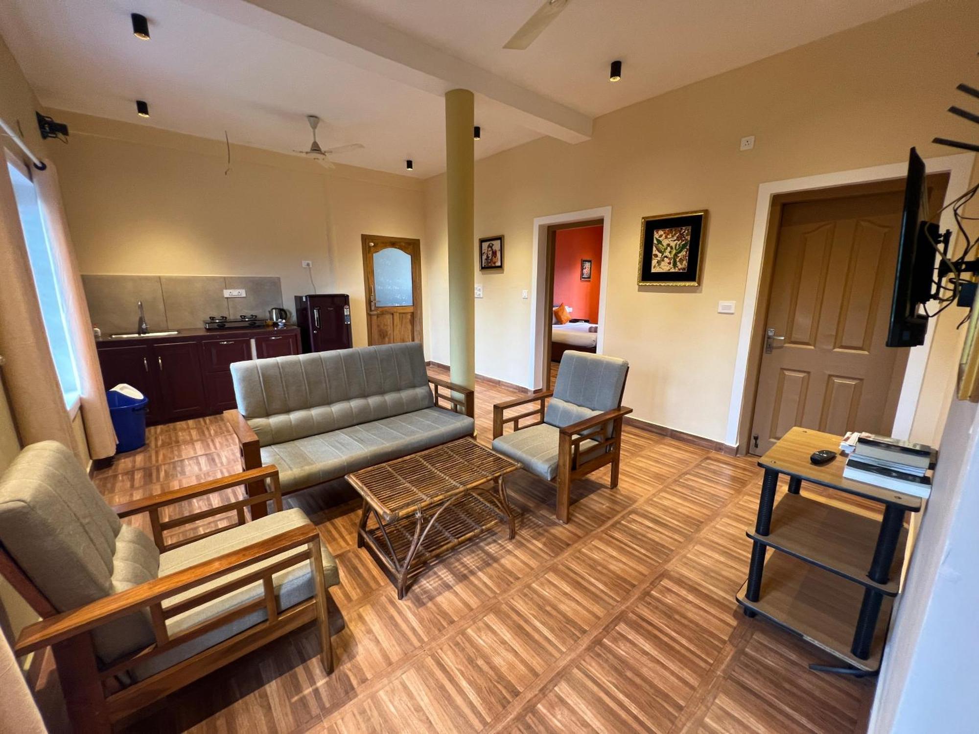 Munnar Blue Mist Bed & Breakfast ภายนอก รูปภาพ