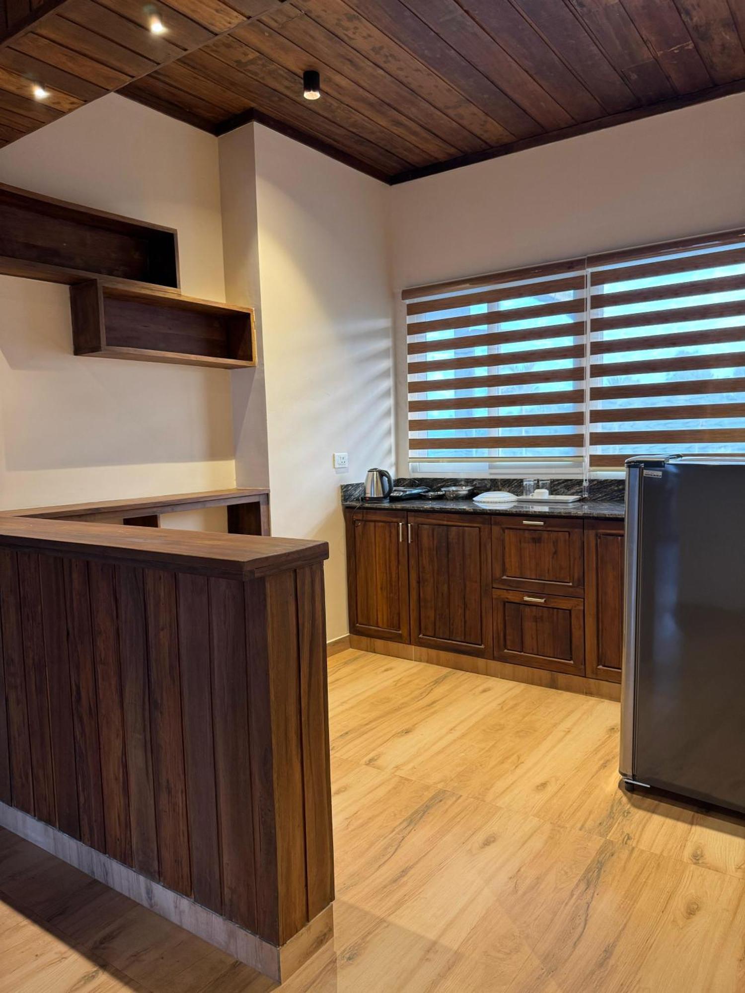 Munnar Blue Mist Bed & Breakfast ภายนอก รูปภาพ