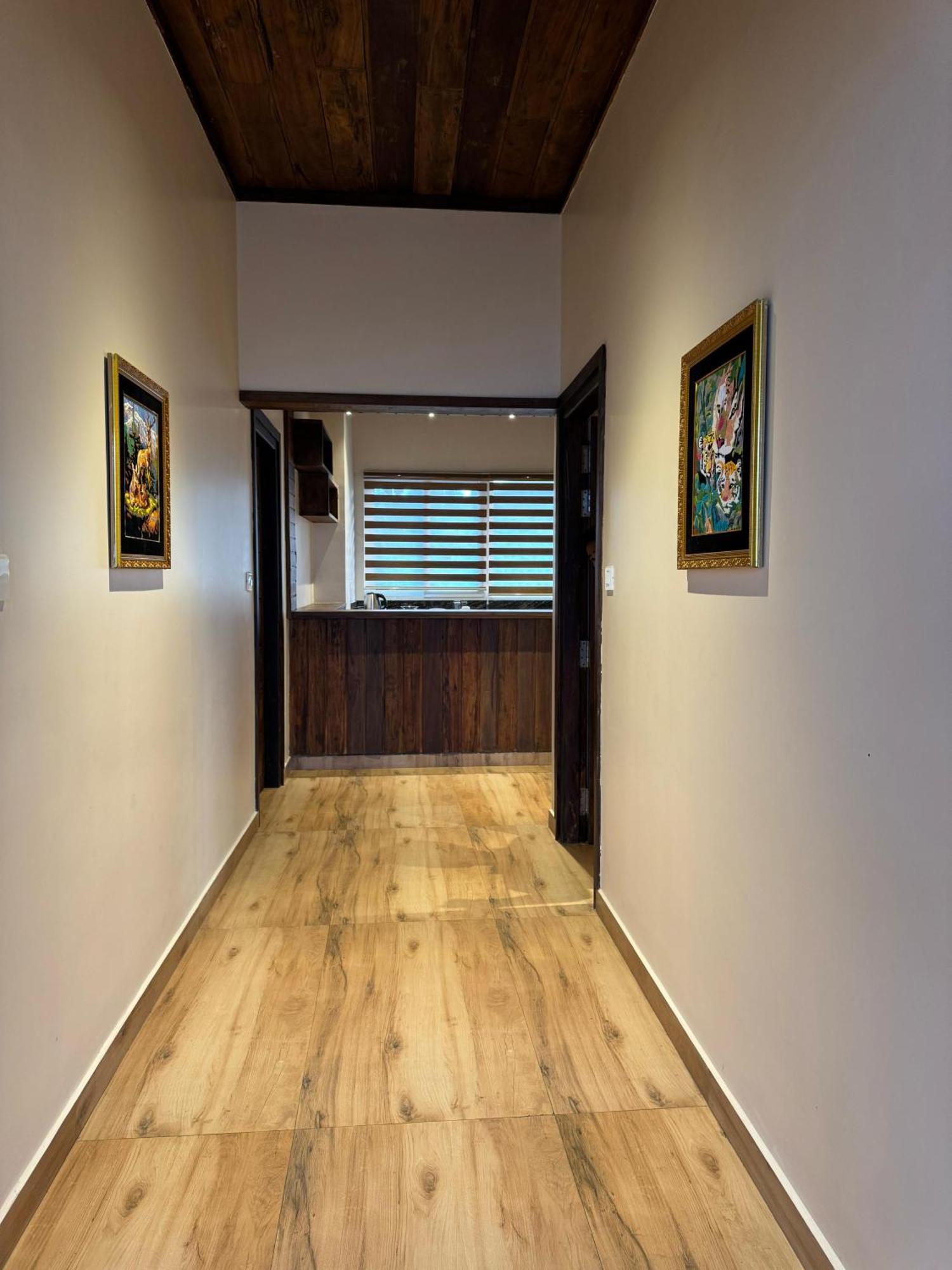 Munnar Blue Mist Bed & Breakfast ภายนอก รูปภาพ