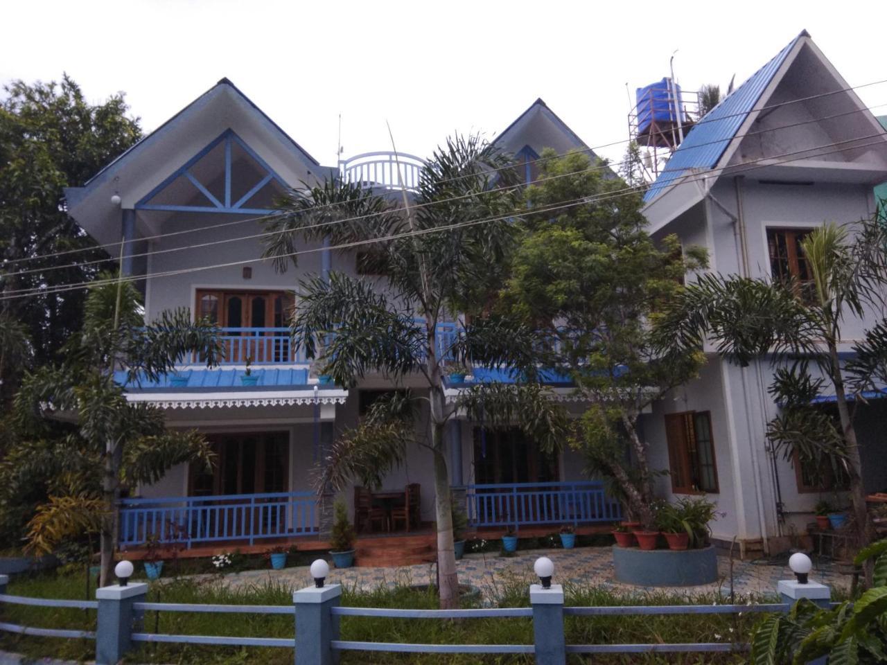 Munnar Blue Mist Bed & Breakfast ภายนอก รูปภาพ